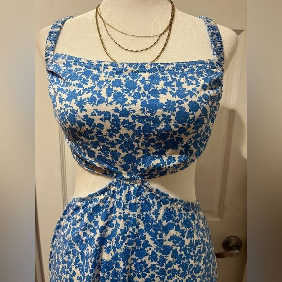 Zara Blue and White Floral Cutout Dress - Picture 12 of 12